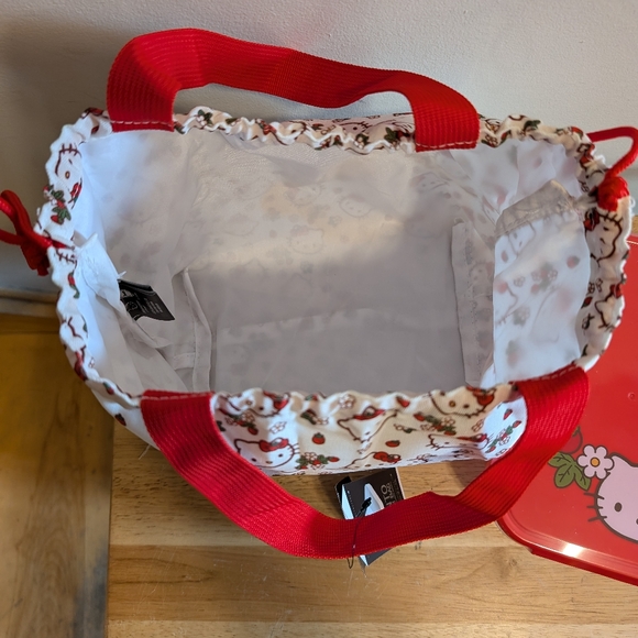 Bioworld Bento Lunch Bag Hello Kitty - Picture 3 of 5